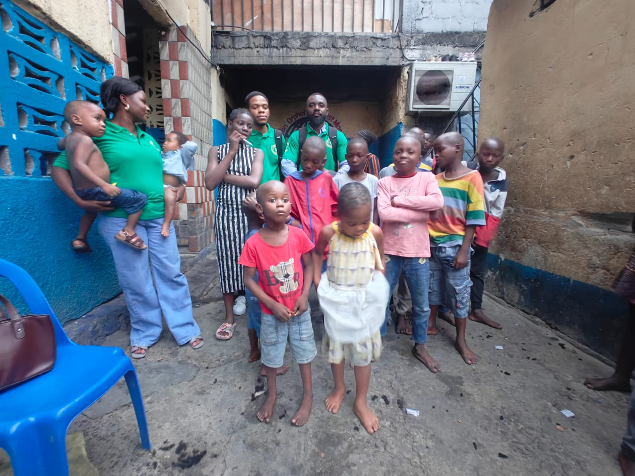 Visite orphelinat c_est mon secret